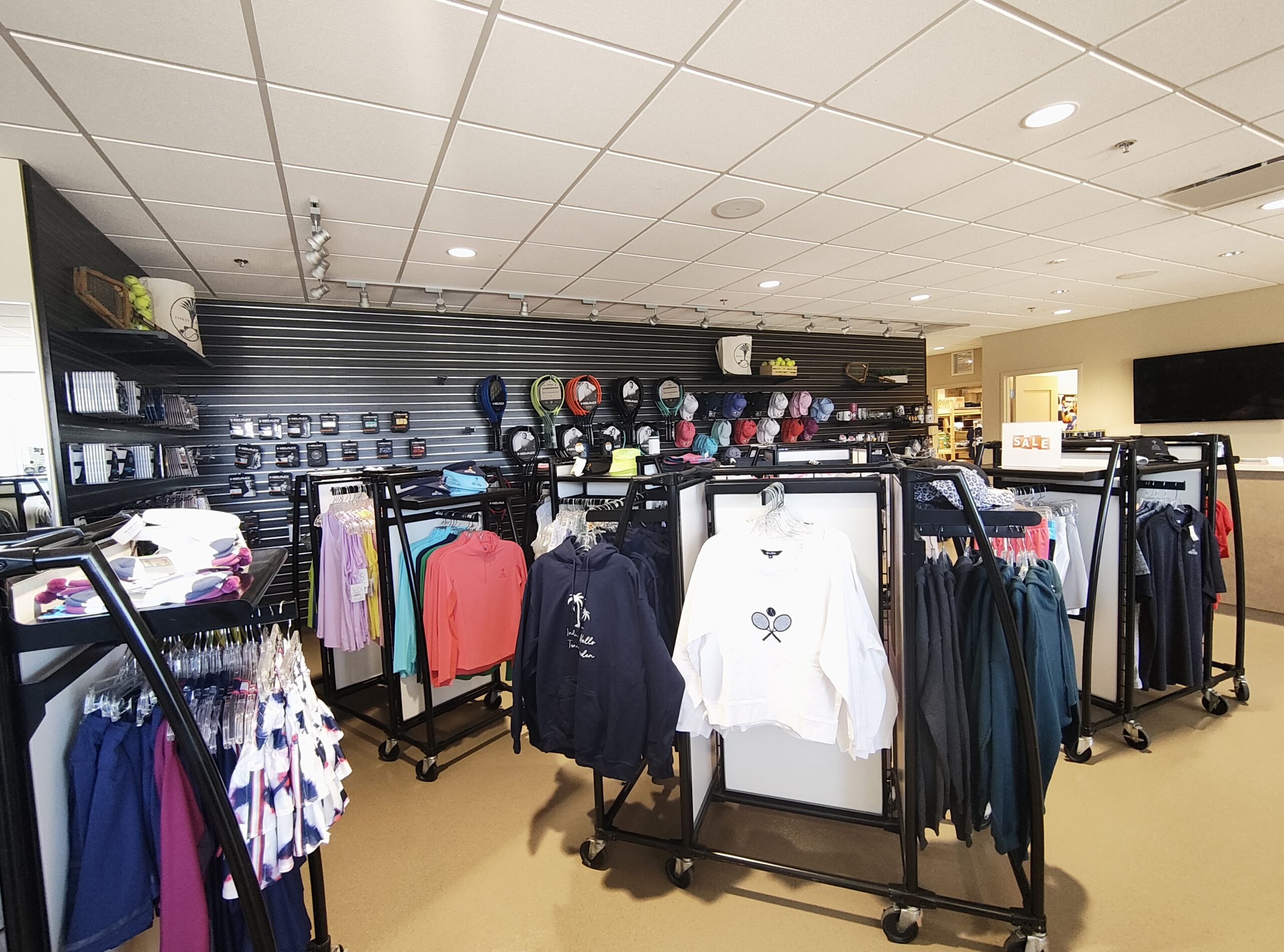 Tennismerchandising: Een Smashende Wereld van Producten voor Tennisfans