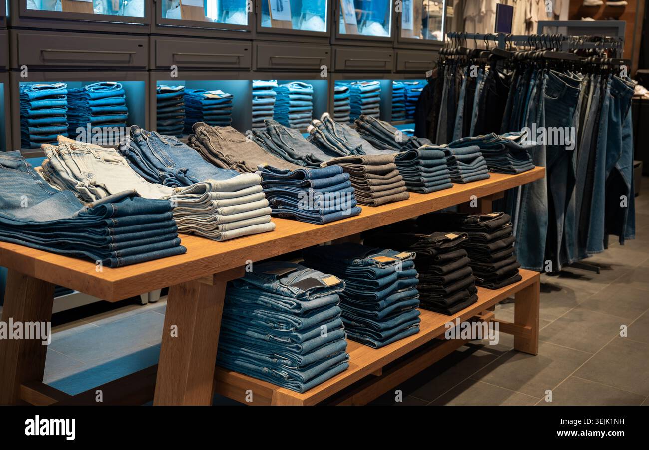 Visual merchandising voor jeans: zo presenteer je denim aantrekkelijk